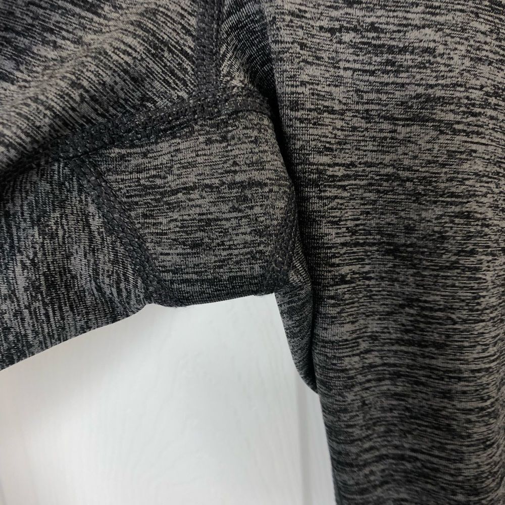Gaiam gray Capri workout casual leggings size medium - Picture 8 of 13